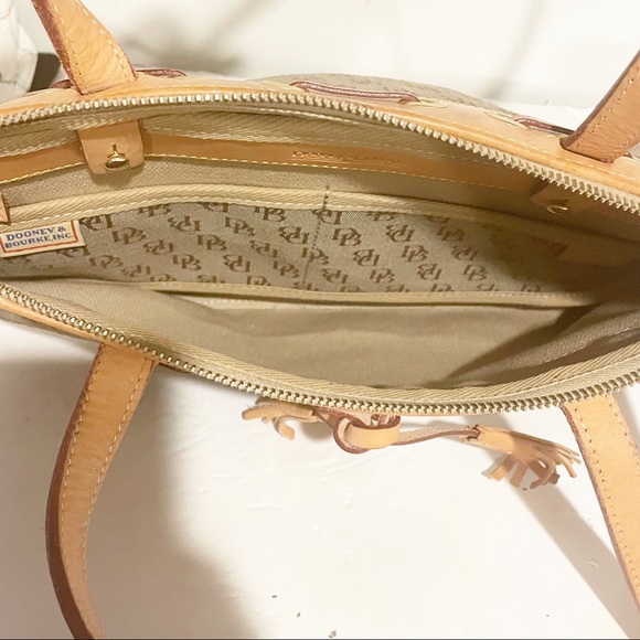 Dooney & Bourke Brown Monogram and Leather Shoulder Handbag Zipper - Picture 4 of 8